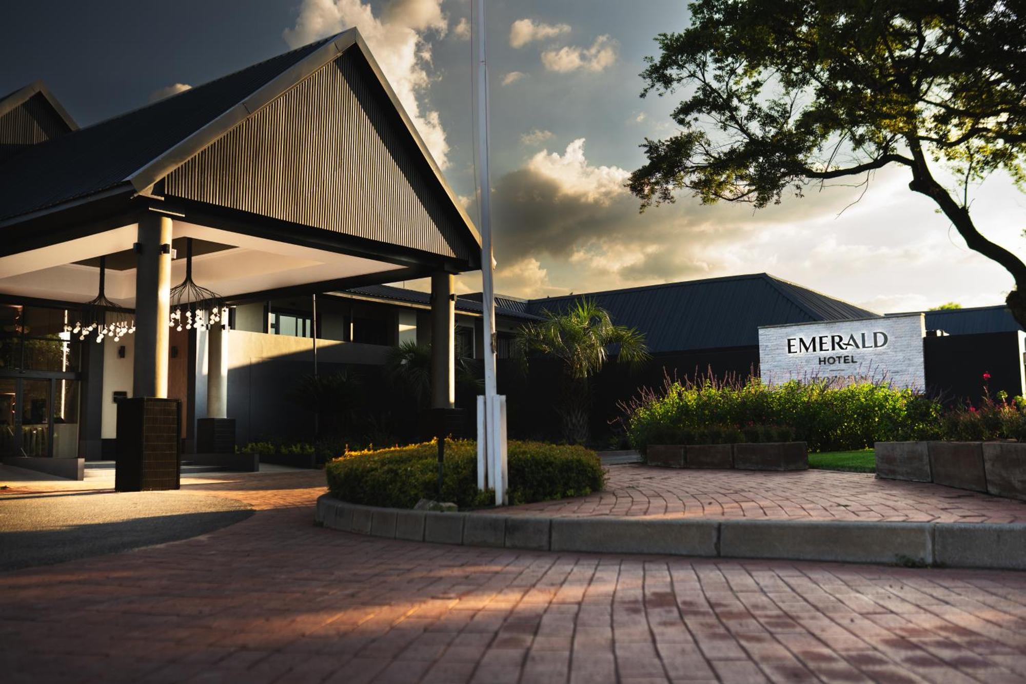 Emerald Resort & Casino Vanderbijlpark Exterior photo
